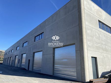 entrepôt 190 m² montauroux