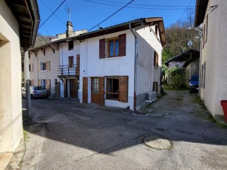 maison de village 3 pièces 42 m²