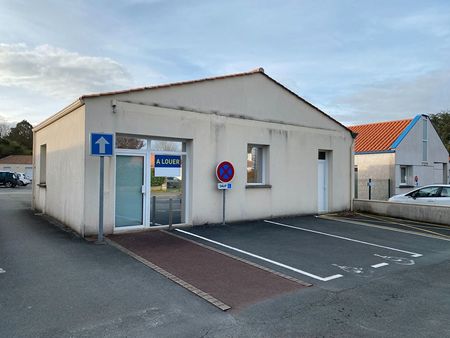 local commercial 70 m² l herbergement