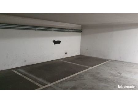 place parking sous-terrain paris 15e