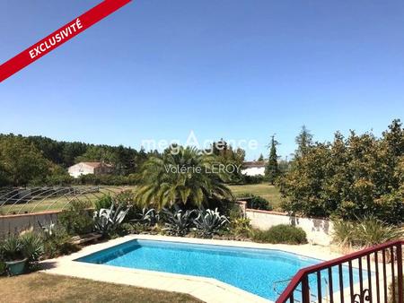 exclusivité megagence ! magnifique villa avec piscine sur jardin arboré de près de 1400 m²