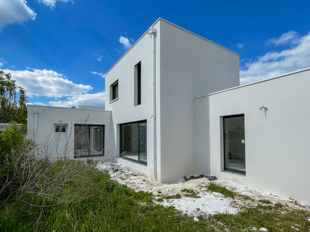 vente maison 4 pièces 104m2 vaux-sur-mer (17640) - 495000 € - surface privée