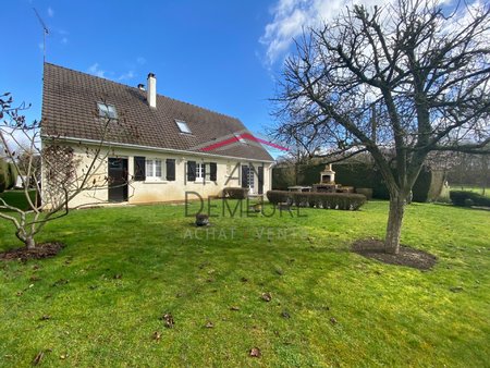 maison individuelle avec jardin clos et arboré.