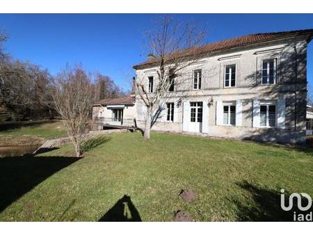 vente maison à montguyon (17270) : à vendre / 195m² montguyon