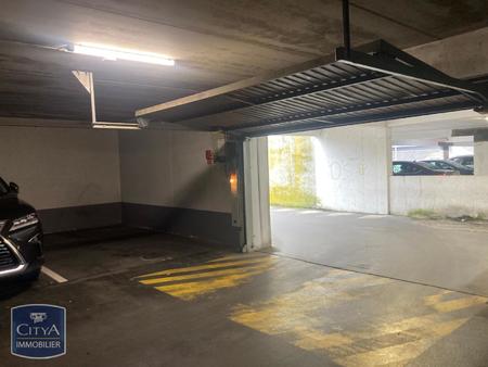 location parking laval (53000)  60€