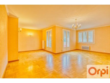 appartement privas 101.99 m² t-4 à vendre  135 000 €