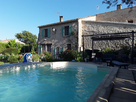 maison provençale avec piscine et cuisine d'été à viens