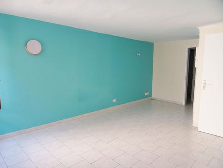 location appartement 1 pièces 26m2 auriol 13390 - 352 € - surface privée