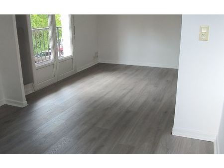 location appartement  m² t-3 à saint-paul-le-jeune  510 €