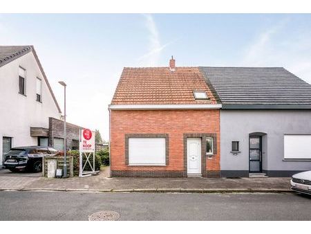 maison avec garage à vendre dans le centre de sint-lenaarts