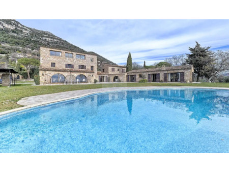 maison de prestige en vente à saint-jeannet : magnifique mas provençal situé sur les haute
