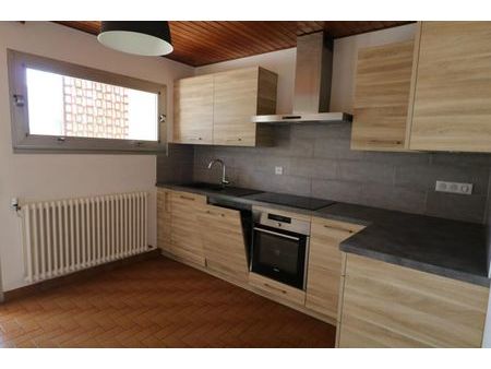 location appartement 3 pièces 75m2 bonneville 74130 - 1019 € - surface privée