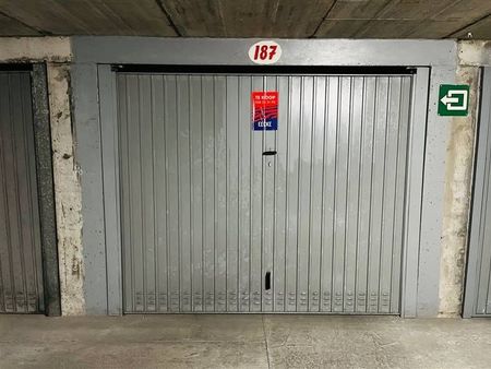 parking - garage fermé