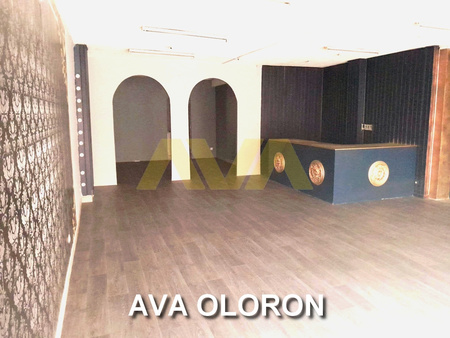 local commercial - 76m² - oloron ste marie