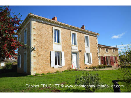 vente maison à chantonnay (85110) : à vendre / 320m² chantonnay