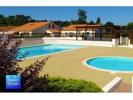 location maison piscine à saint-vincent-sur-jard (85520) : à louer piscine / 40m² saint-vi