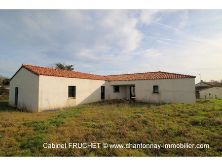 vente maison à chantonnay (85110) : à vendre / 156m² chantonnay