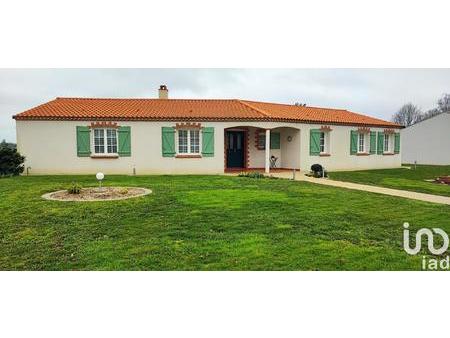 vente maison aux brouzils (85260) : à vendre / 135m² les brouzils