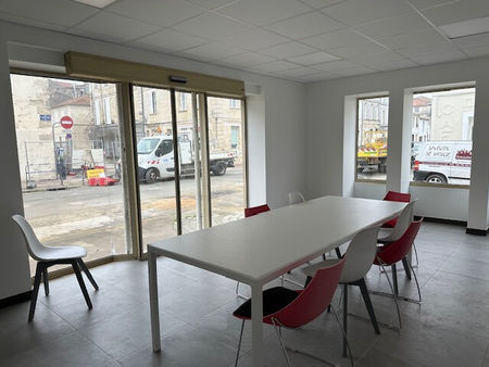 location local commercial 2 pièces  46.24m²  rochefort