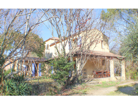 belle propriété avec maison principale et 2 gîtes dans le beau village de correns  provenc