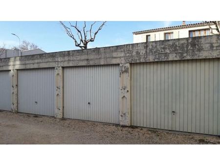 location garage 15 m² uzès (30700)