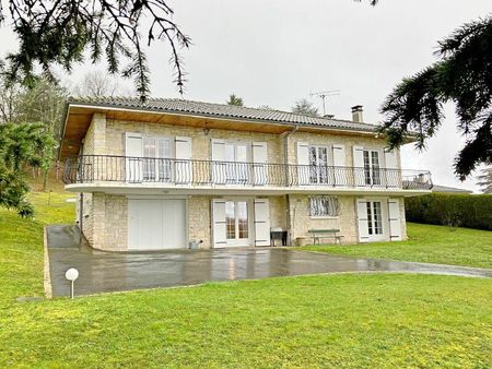 maison magnac-sur-touvre 190 m² t-8 à vendre  380 000 €