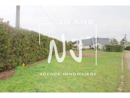 vente terrain à andard (49800) : à vendre / 323m² andard