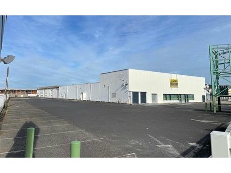 location commerce aubiere 2 800 m²