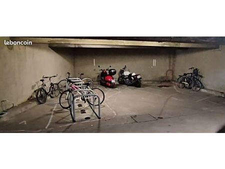 parking moto velo scooter centre