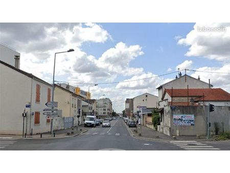 local commercial 92 m² romainville
