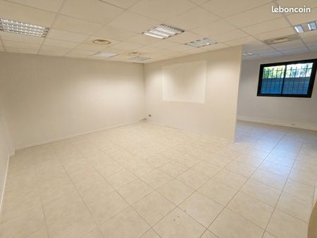 bureau 43 m²