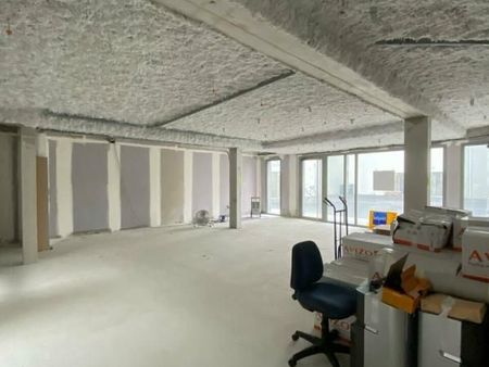 local bureaux 90 m²