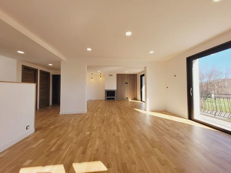 maison 9 pièces 286 m²
