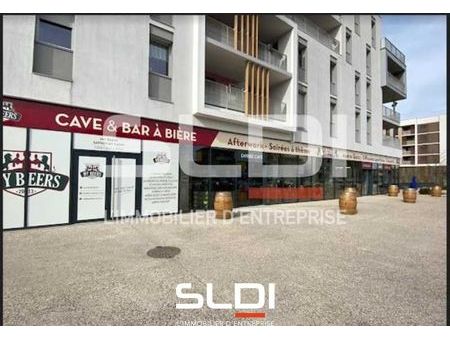 local commercial 296 m²