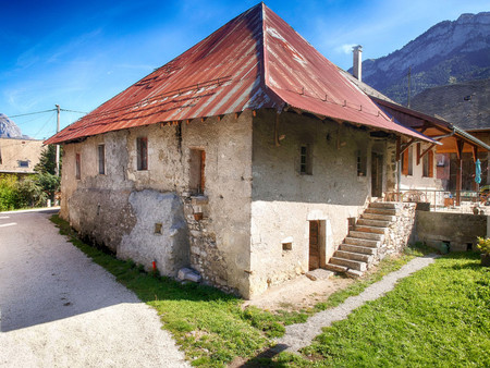 ancienne maison de village à rénover  nichée dans le magnifique massif des bauges  paradis