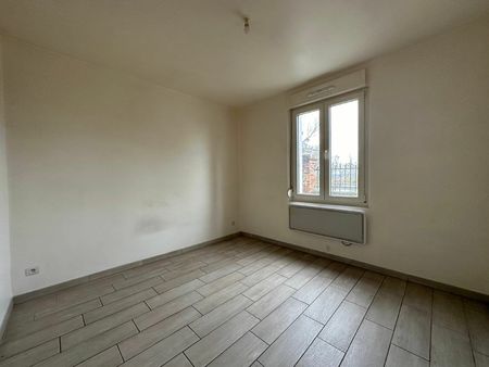 location appartement  m² t-1 à crouy  300 €