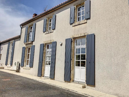 vente maison à fontenay-le-comte (85200) : à vendre / 120m² fontenay-le-comte