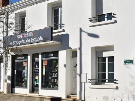 vente bureaux et commerces à aigrefeuille-d'aunis (17290) : à vendre / 37m² aigrefeuille-d