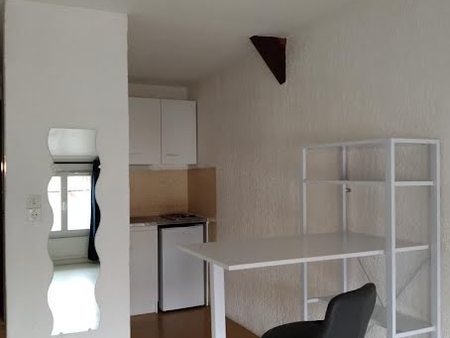 location appartement 1 pièce 28 m²