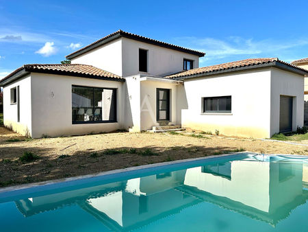 villa contemporaine t5 de 150m² avec piscine et grand garage