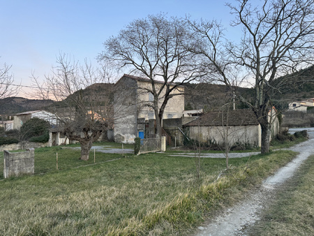 maison ardéchoise en pierre avec grand garage et terrain attenant