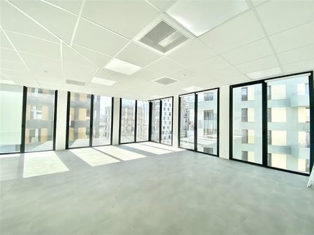 location locaux professionnels 248 m²