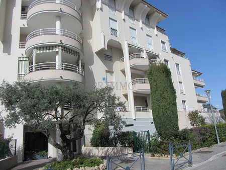 appartement 3 pieces et garage - centre ville saint-raphaël