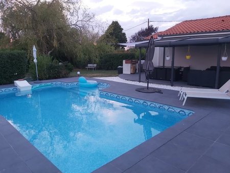 maison t5 de 155 m2 avec piscine