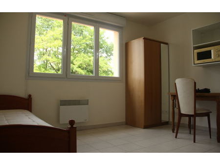 location appartement 1 pièce 20 m² vitry-sur-seine (94400)