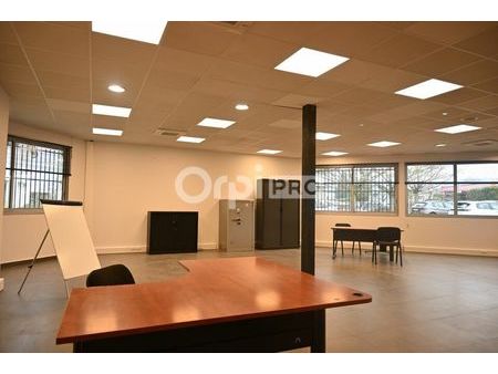 bureaux 359 m²