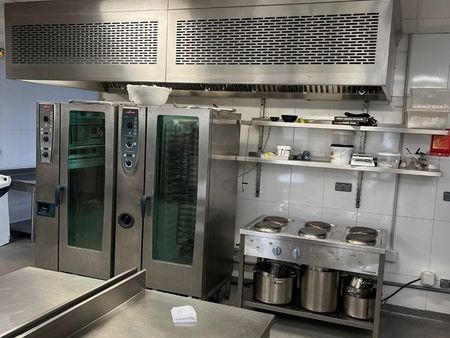 laboratoire cuisine/pâtisserie/traiteur 300m² entièrement équipé