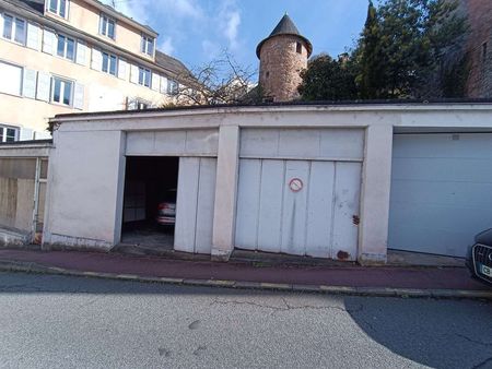 parking/box 47 m² tulle