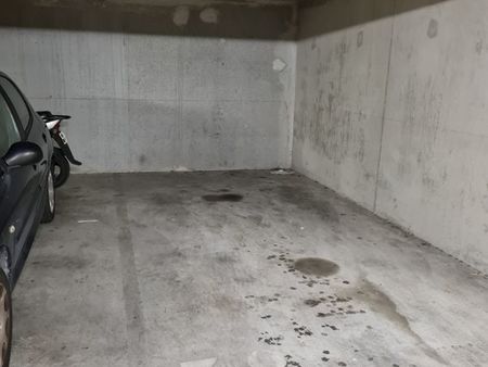 loue place de parking souterrain securisé sete
