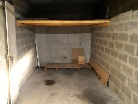 garage fermé en sous sol securisé centre de pau